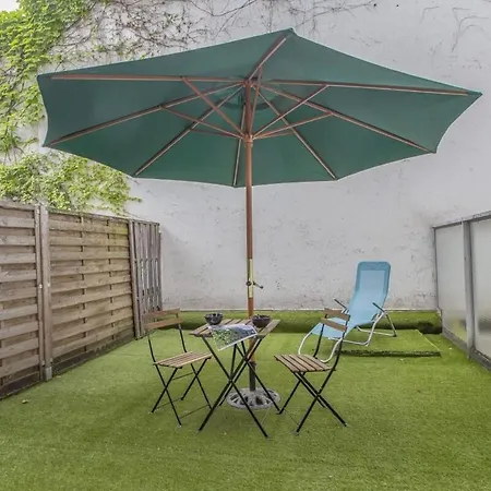 Modern With Garden Location Daire *