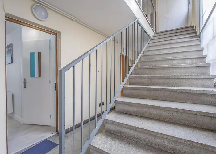 Apartment Modern With Garden Location *