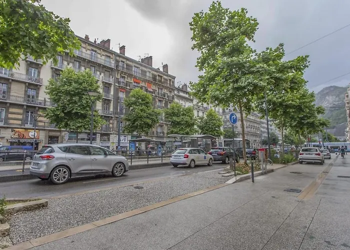 Apartment Modern With Garden Location Grenoble